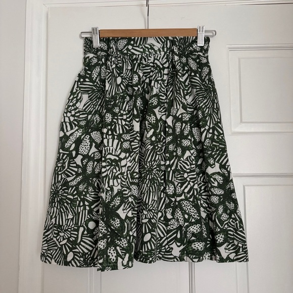 H&M Green and White Floral A-Line Skirt - Picture 1 of 4